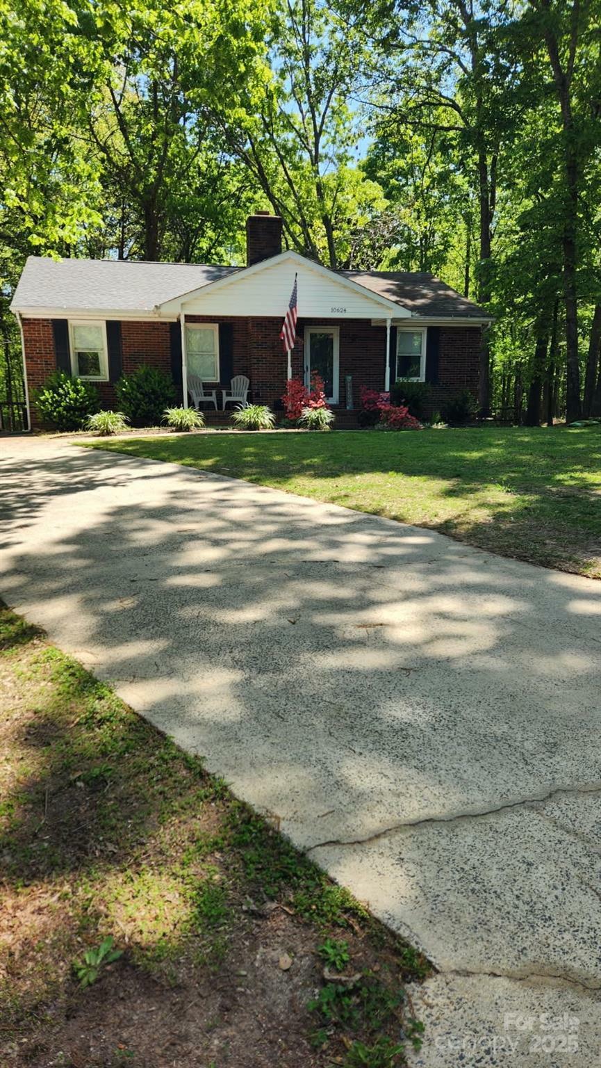 Property Photo: 10624 Wood Meadow Drive NC 28227