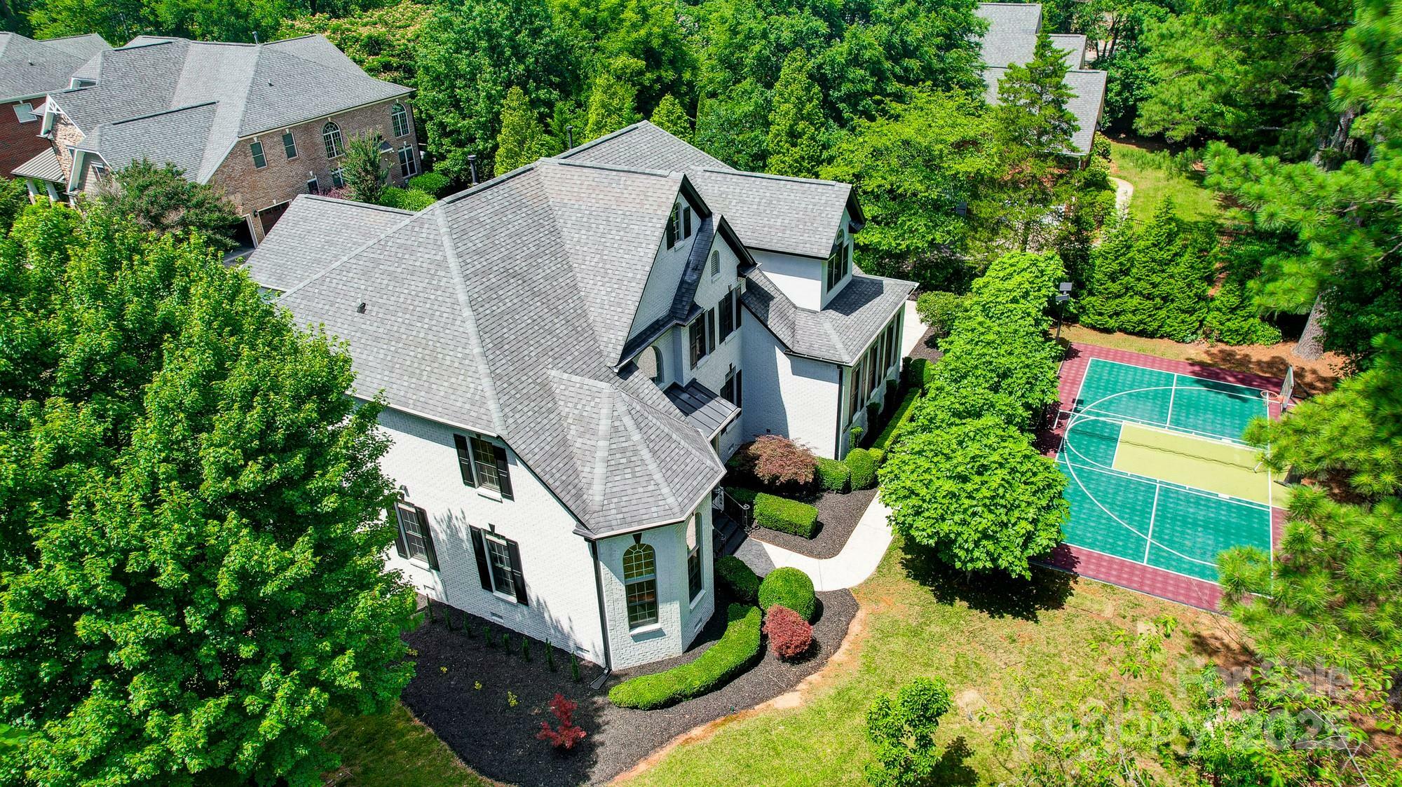 Property Photo: 8707 Fairview Road NC 28226