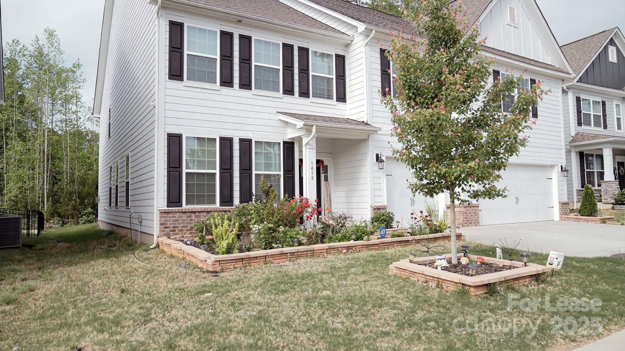 Property Photo: 1058 Thoroughbred Drive NC 28080