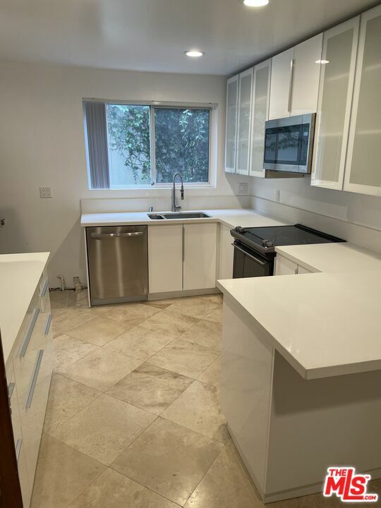 Property Photo: 9297 Burton Way CA 90210