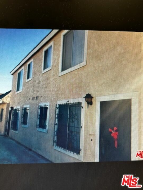 Property Photo: 947 N Ardmore Ave CA 90029