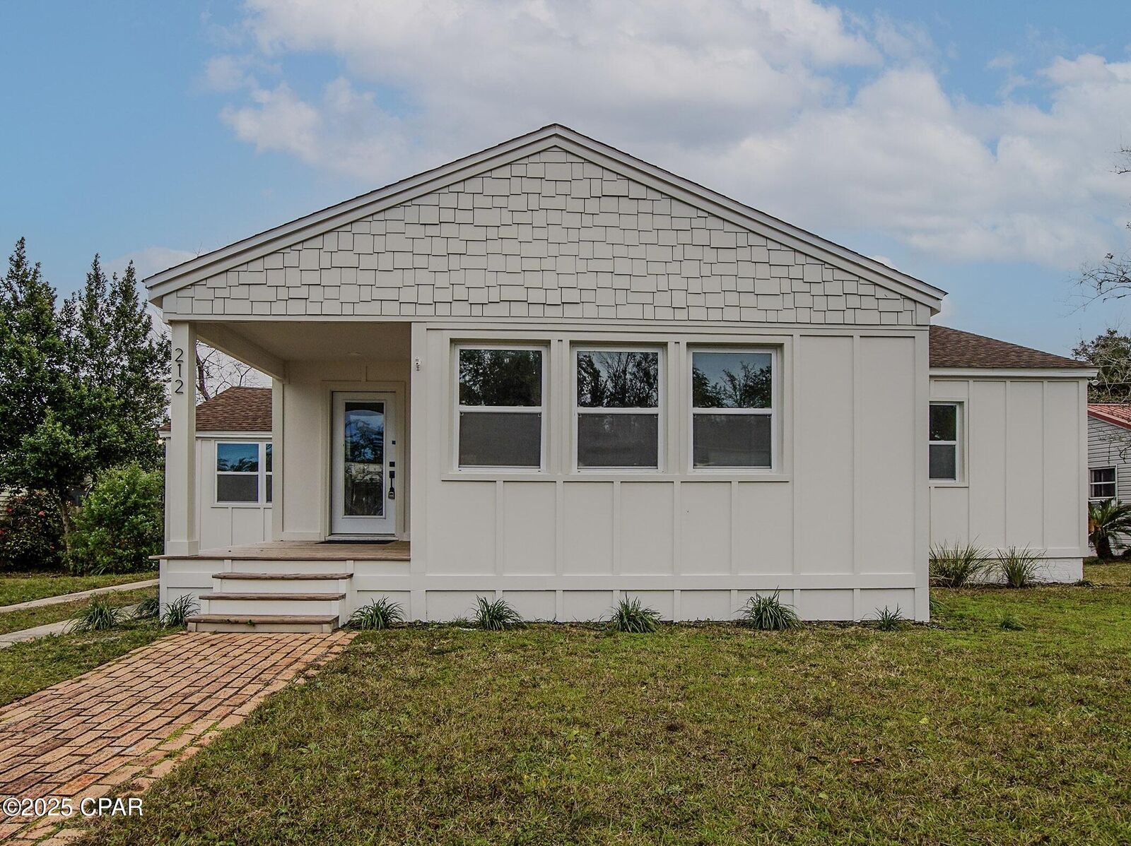 Property Photo:  212 N Cove Boulevard  FL 32401 