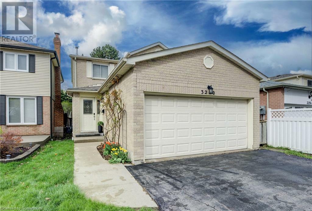 Property Photo: 3210 Anderson Crescent ON L5N 2Y5
