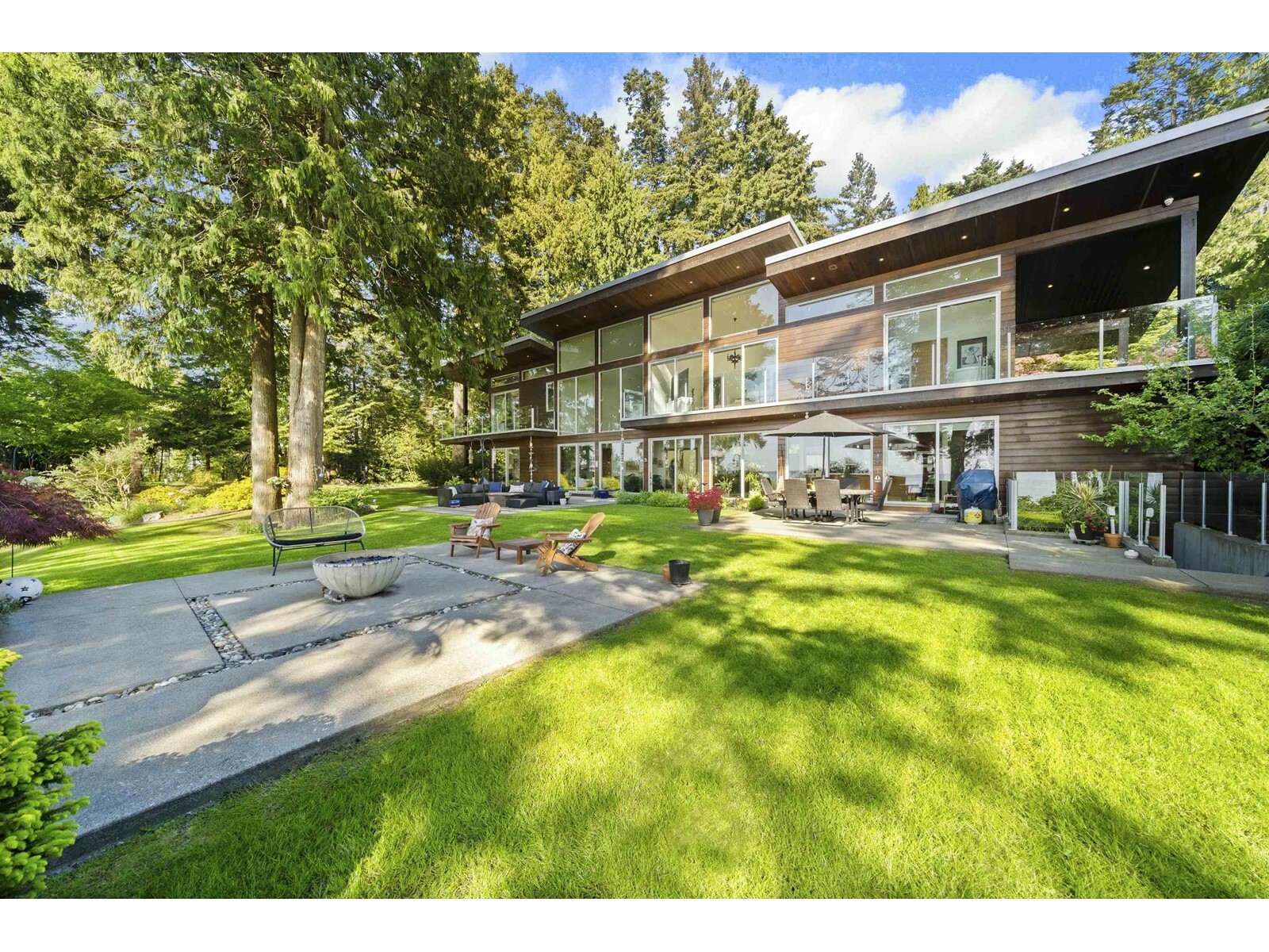 Property Photo: 2443 Christopherson BC V4A 3L2