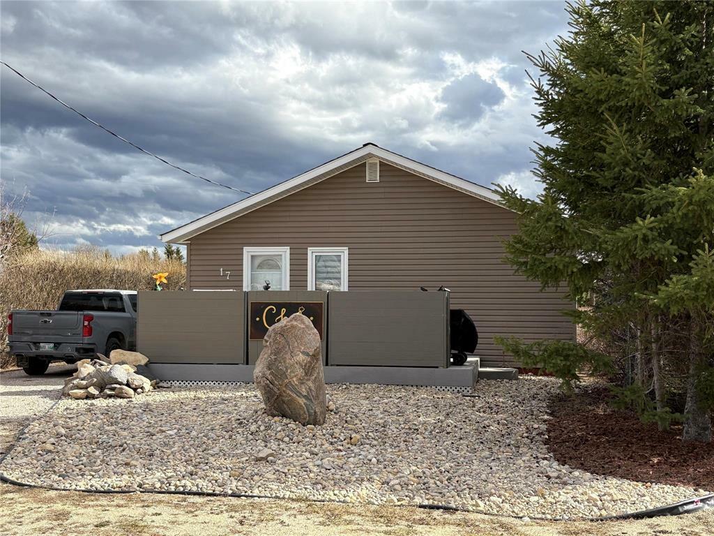 Property Photo: 17 Heath Avenue West MB R0L 0X0