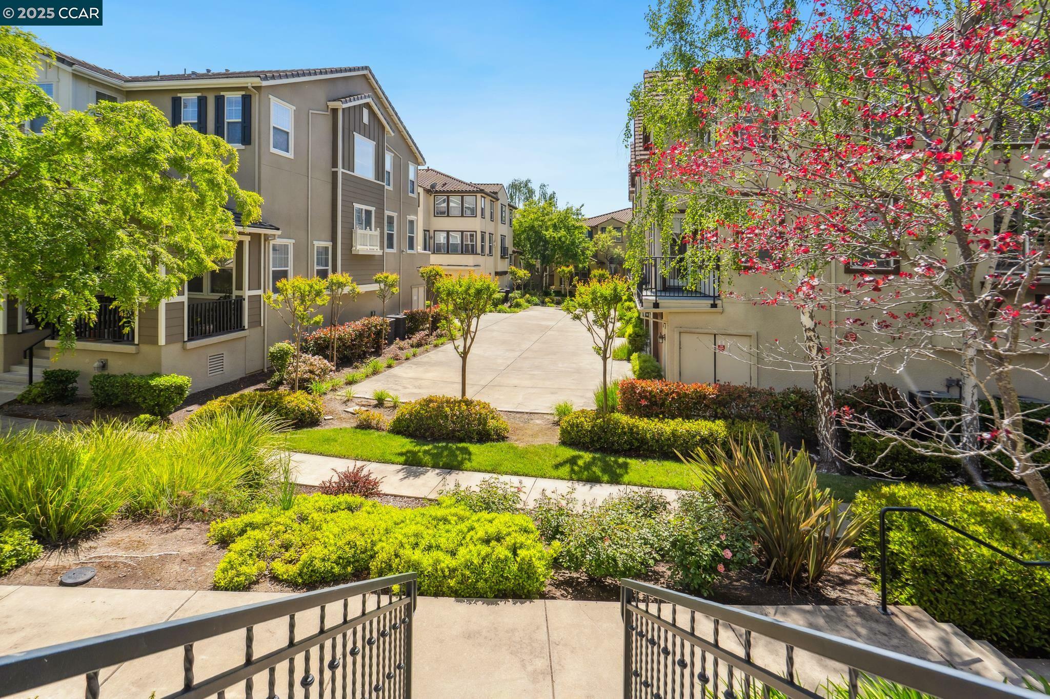 Property Photo: 6268 Byron Ln CA 94582