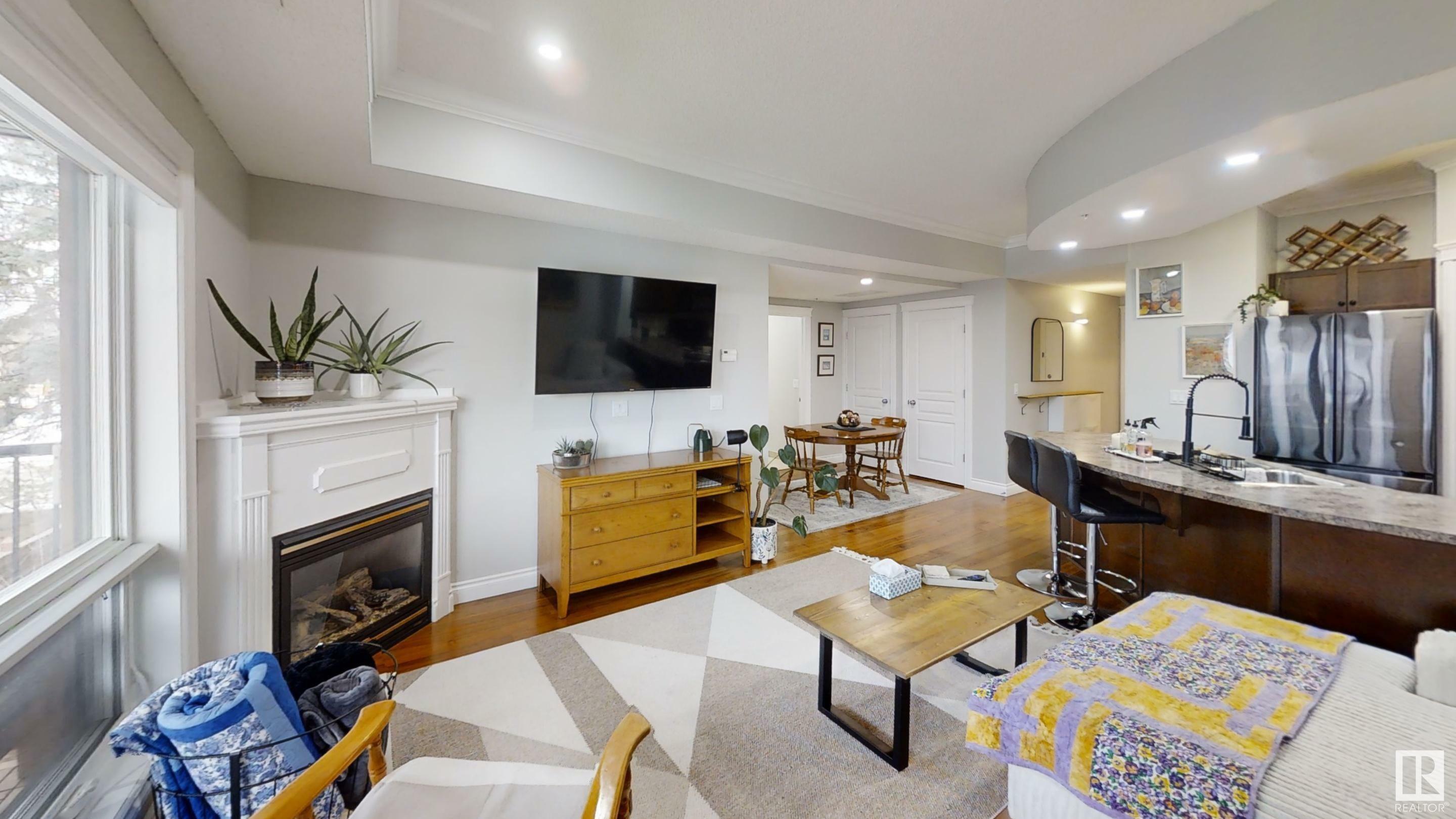 Photo de la propriété: 10232 115 Street NW 203 AB T5K 1T8
