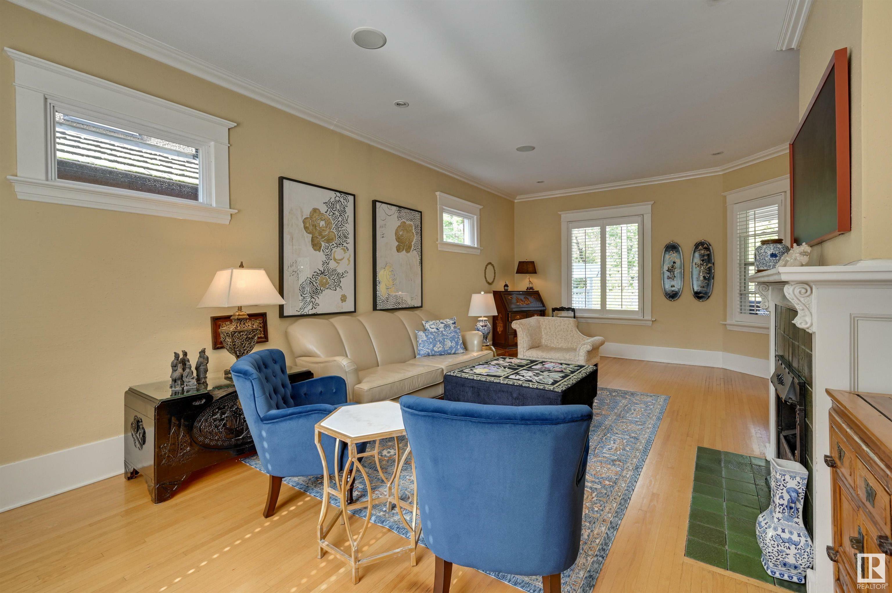 Property Photo: 10347 Villa Avenue NW AB T5N 3T9