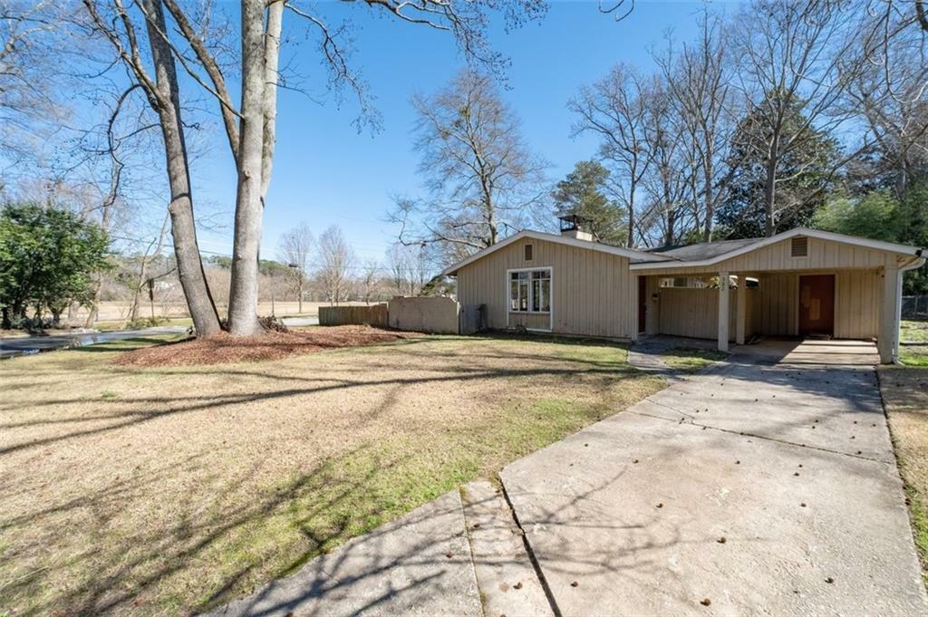 Property Photo: 382 Golfview Road NW GA 30309
