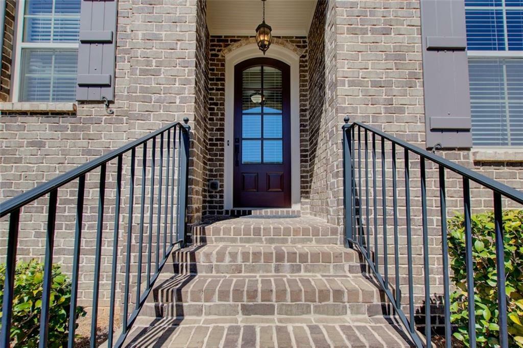 Property Photo: 1040 Peyton View Court GA 30004