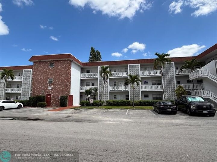 Property Photo: 4310 NW 12th Ct 308 FL 33313
