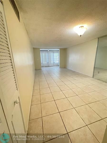 Property Photo: 2840 Somerset Dr 212M FL 33311