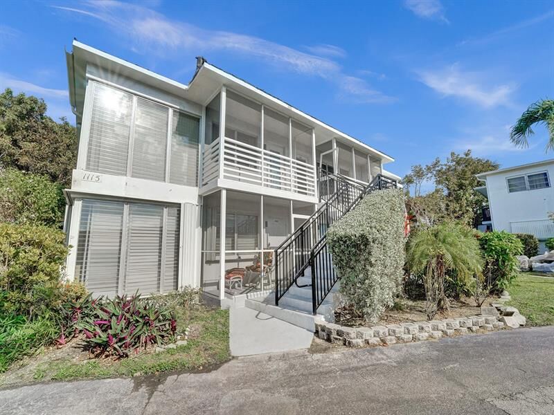 Property Photo: 1115 SE 14th Pl 19C FL 33316