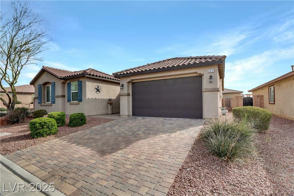 Property Photo: 6814 Willowcroft Street NV 89149