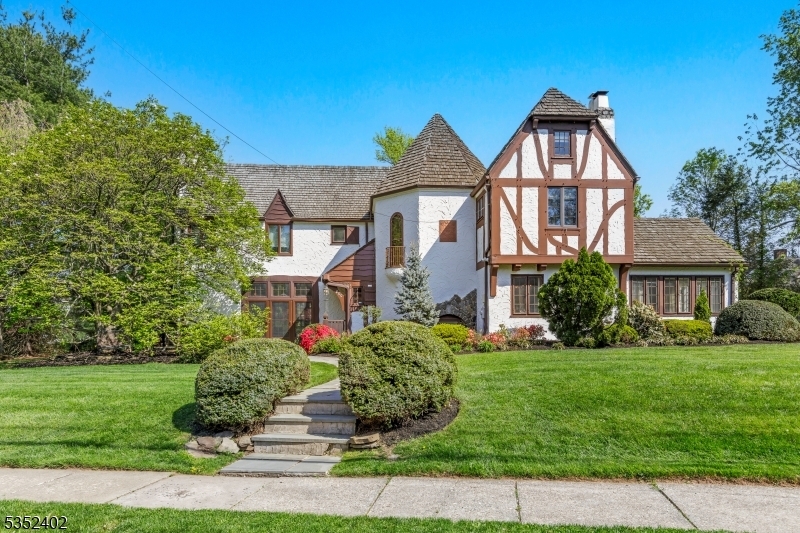 Property Photo: 800 Hillside Avenue NJ 07090