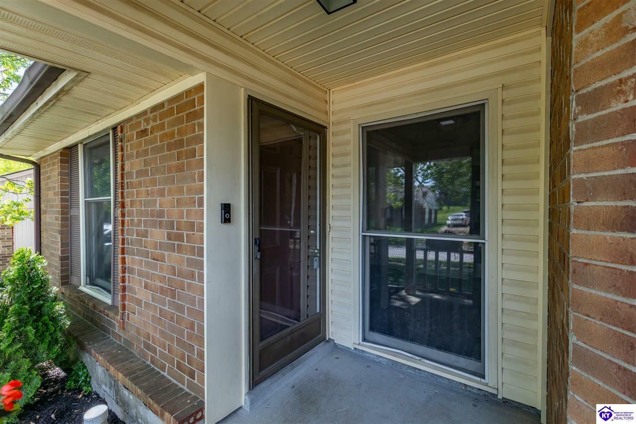 Property Photo:  1629 Brentmoor Dr  KY 40515 