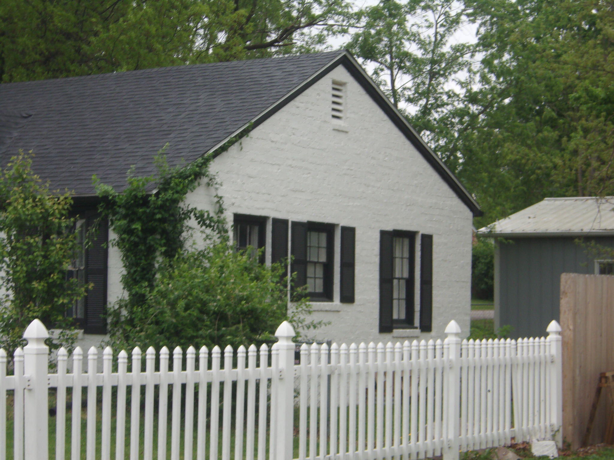 Property Photo:  1300 S Morris Street  MO 65265 
