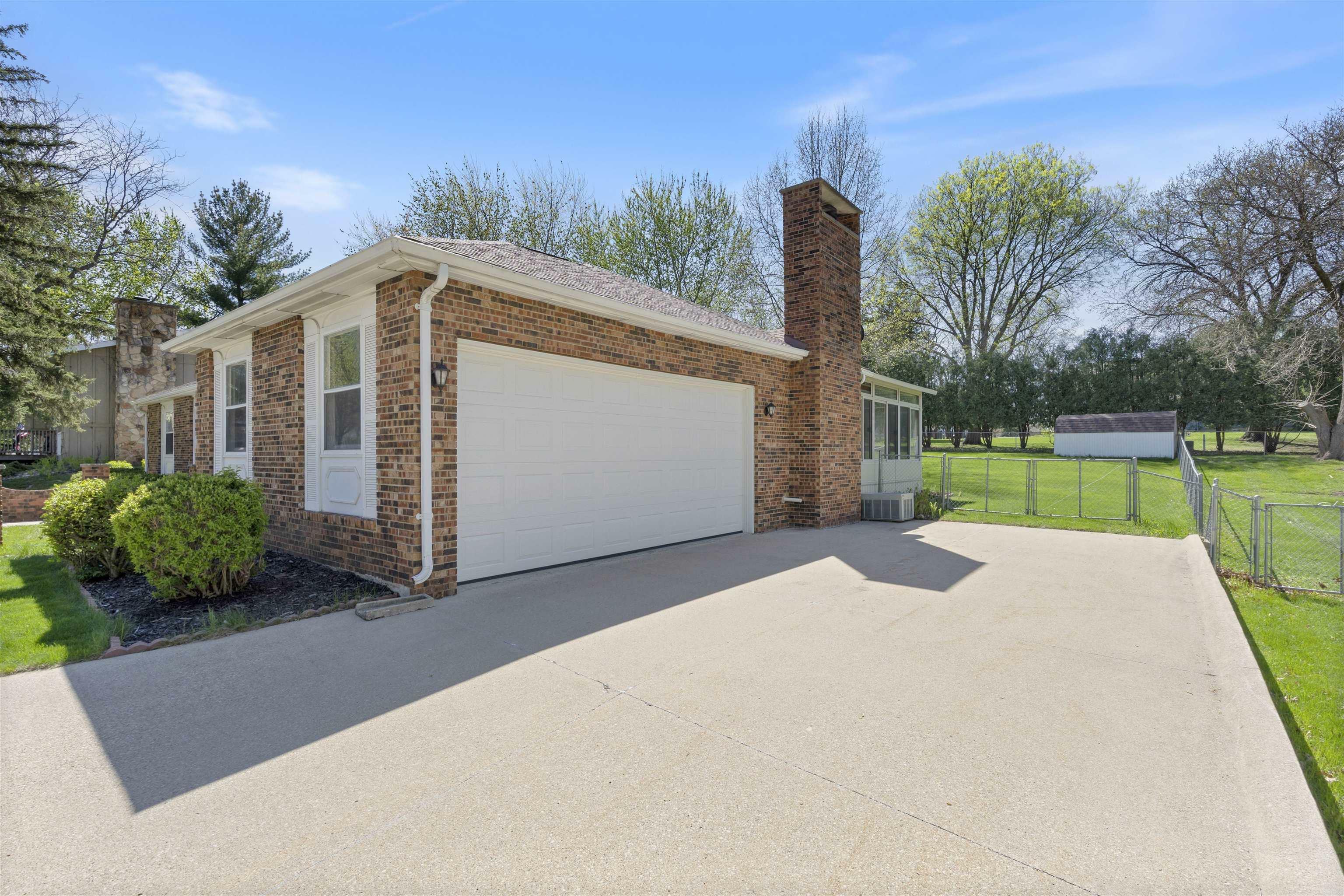 Property Photo: 502 Oak Park Boulevard IA 50613