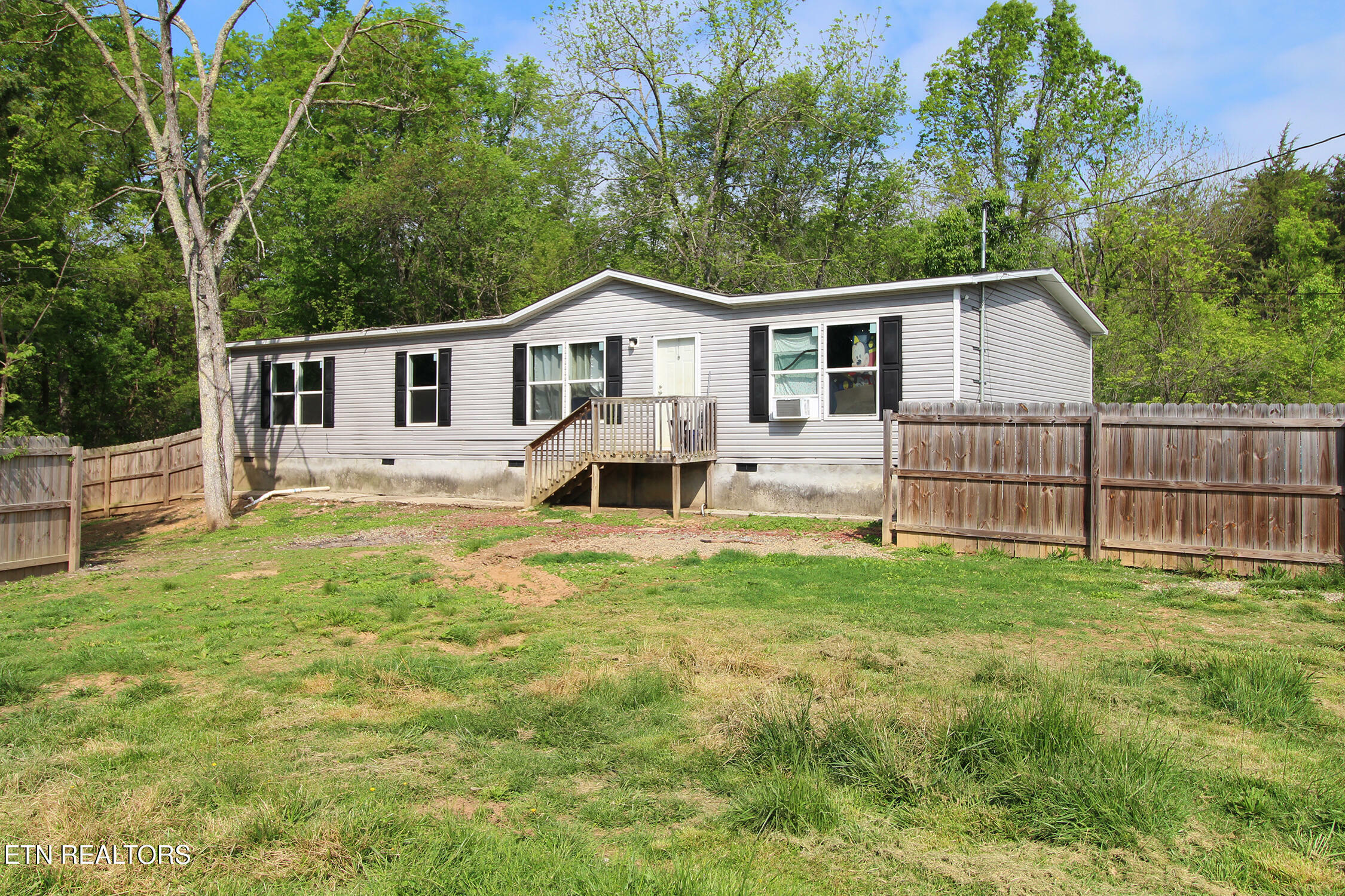Property Photo: 9501 Crisman Rd TN 37754