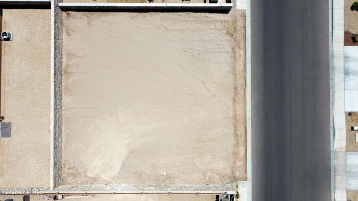 Property Photo:  1422 Lenox Avenue  NM 88005 