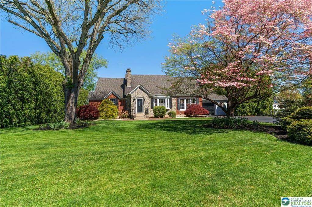 Property Photo: 4253 Green Pond Road PA 18020
