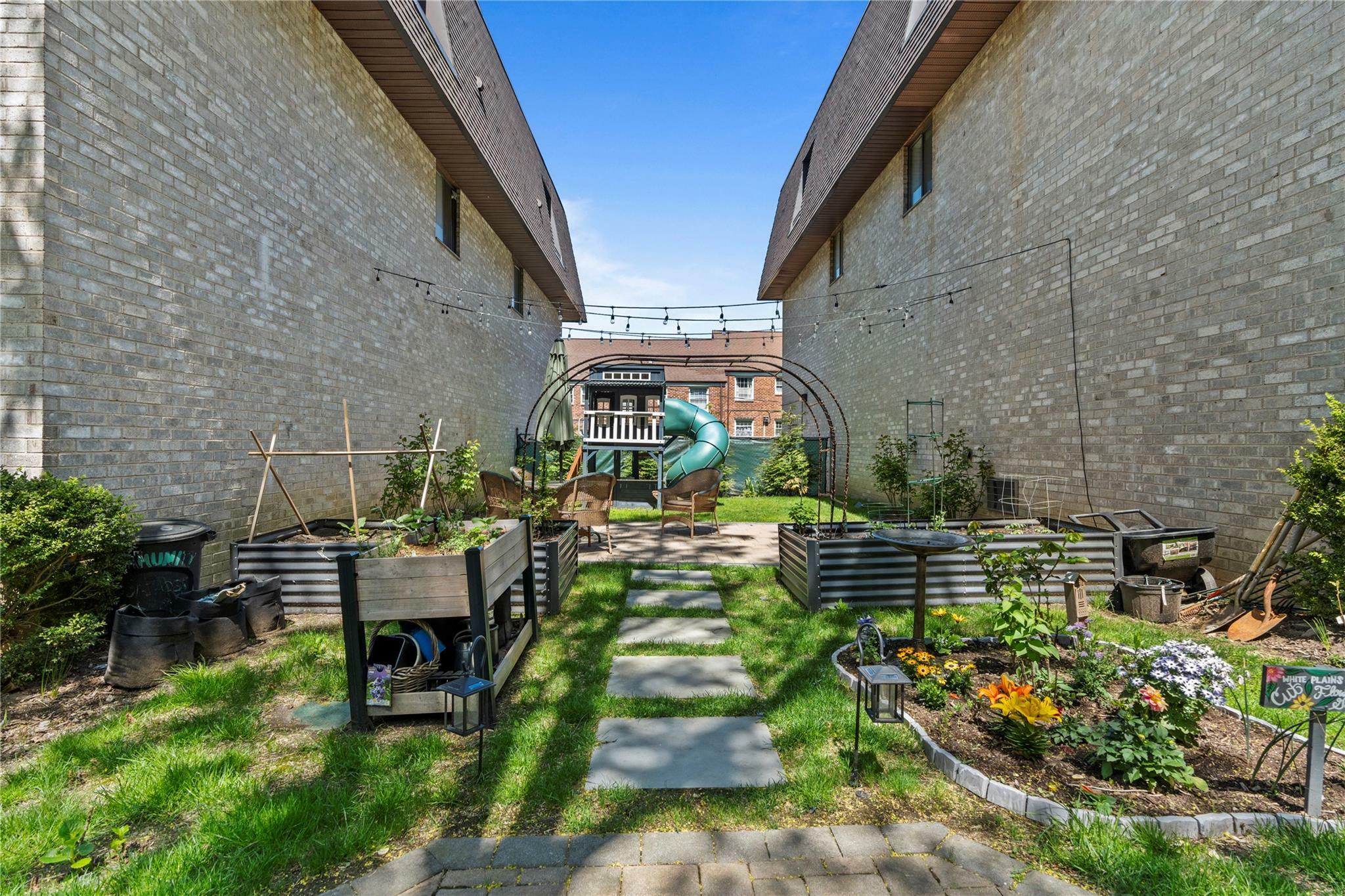 Property Photo: 107 N Broadway Avenue 105 NY 10603