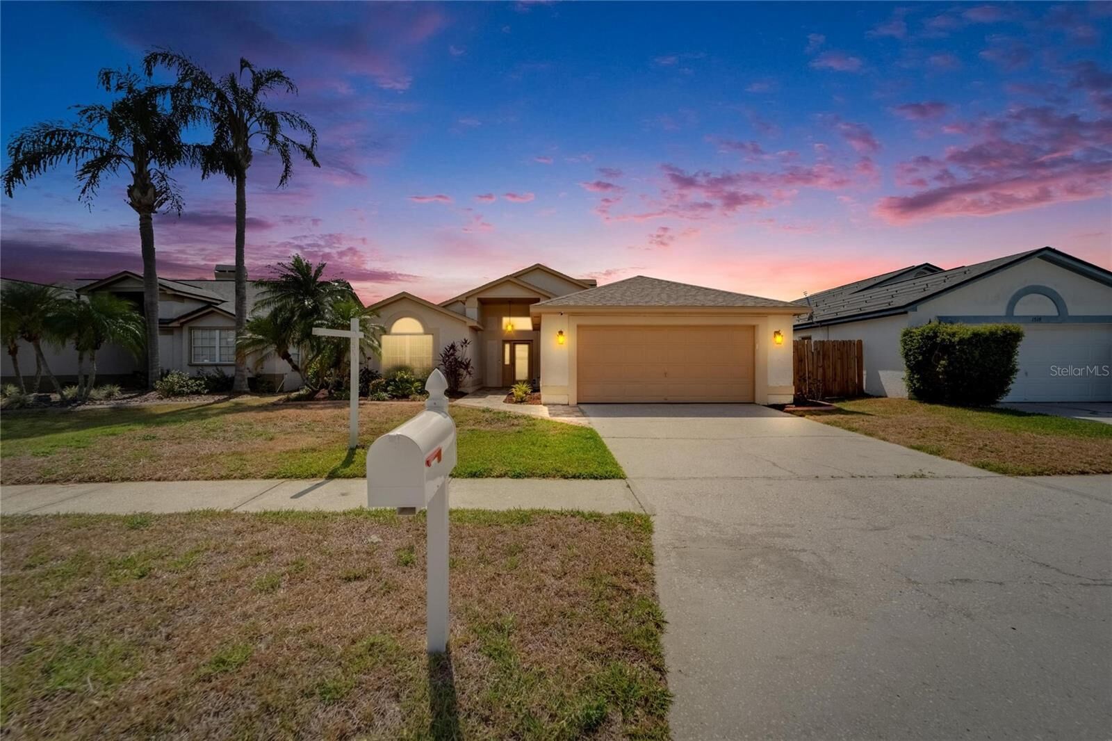 Property Photo:  1601 Westerly Drive  FL 33511 
