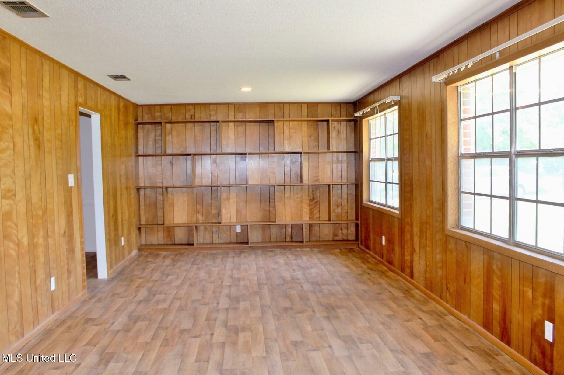 Property Photo: 6908 Trehern Street MS 39563
