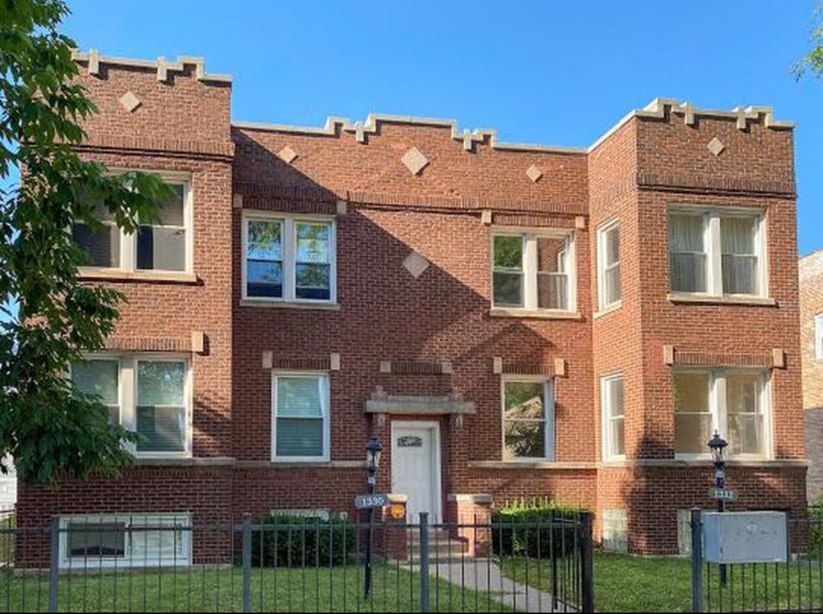 Property Photo: 1332 E 72nd Place 2 IL 60619
