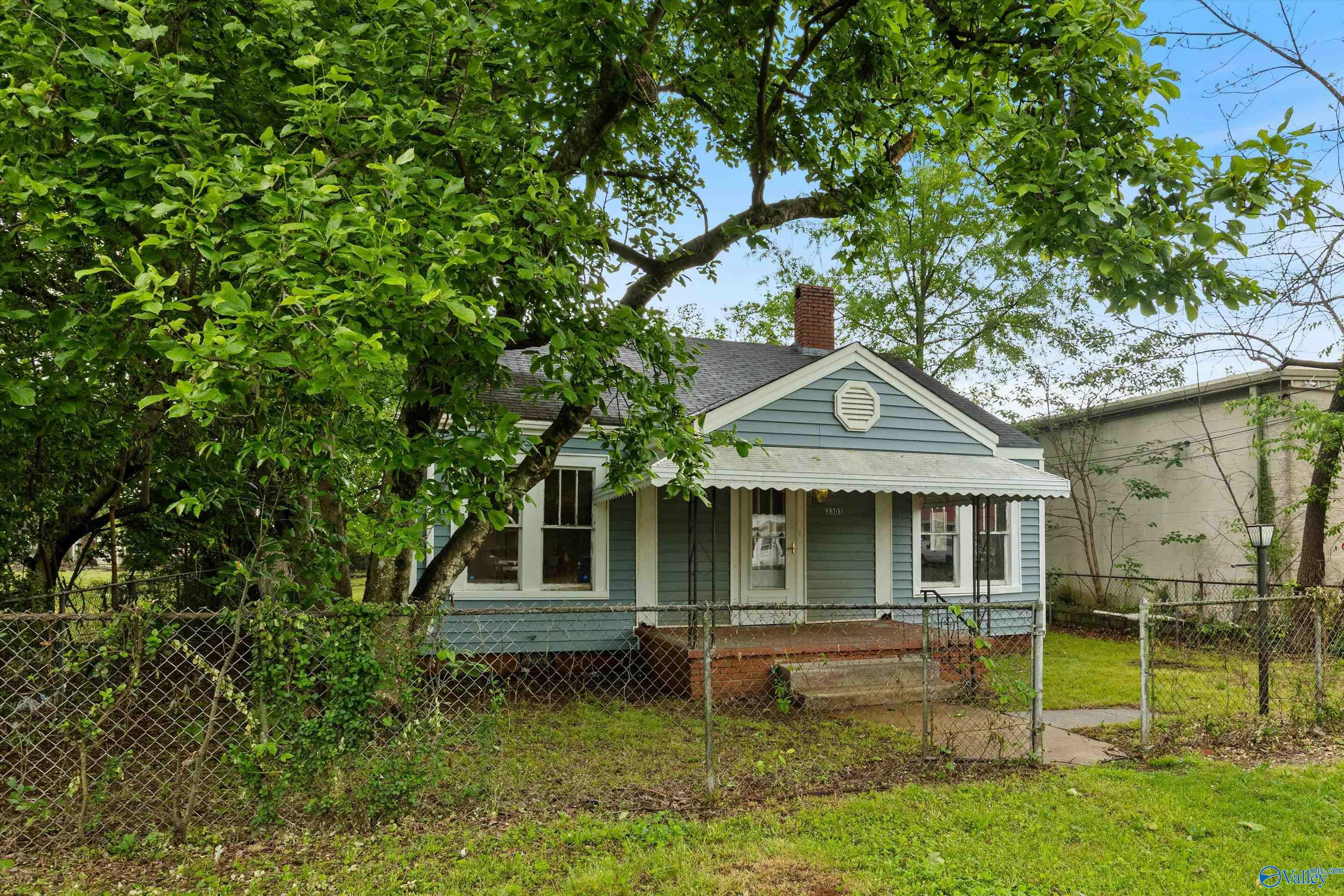 Property Photo: 3303 7th Avenue SW AL 35805