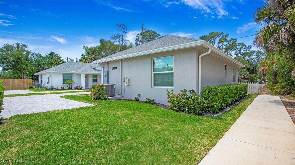 Property Photo: 27304 Dortch Avenue 304 FL 34135