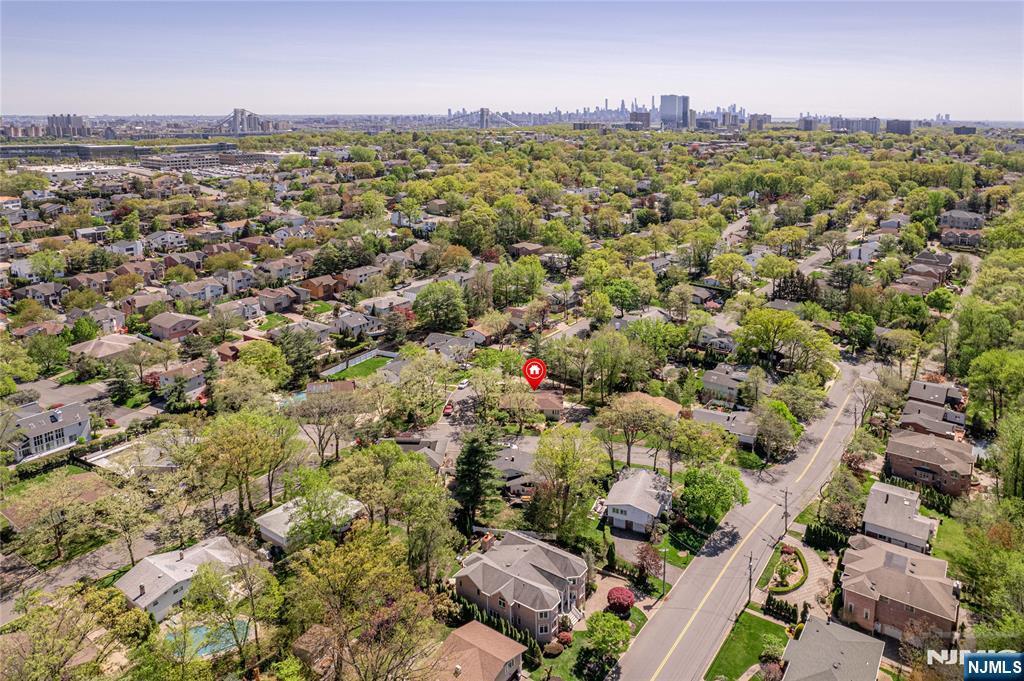 Property Photo:  184 Jenkins Drive  NJ 07632 