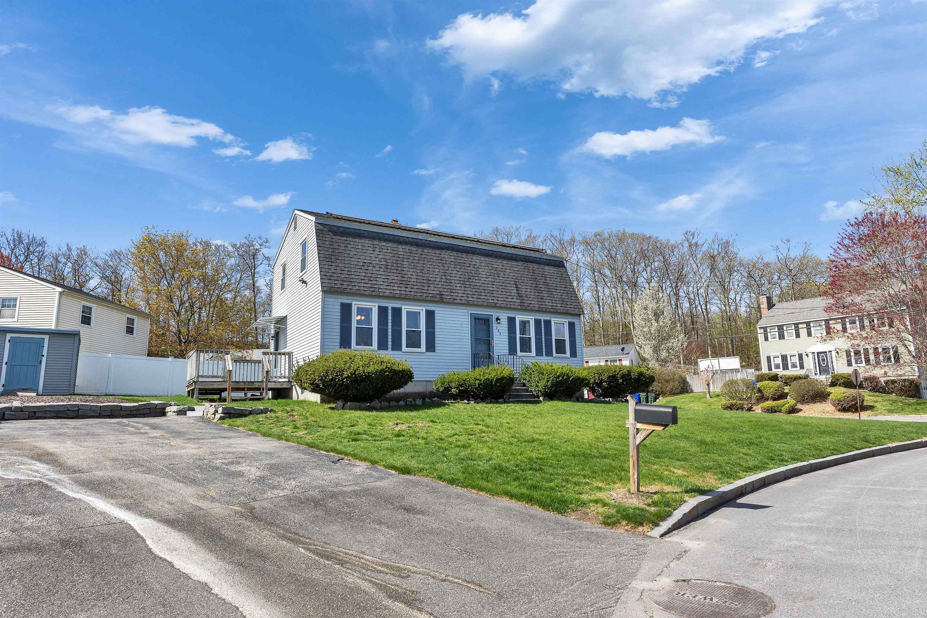 Property Photo: 289 Patricia Lane NH 03104