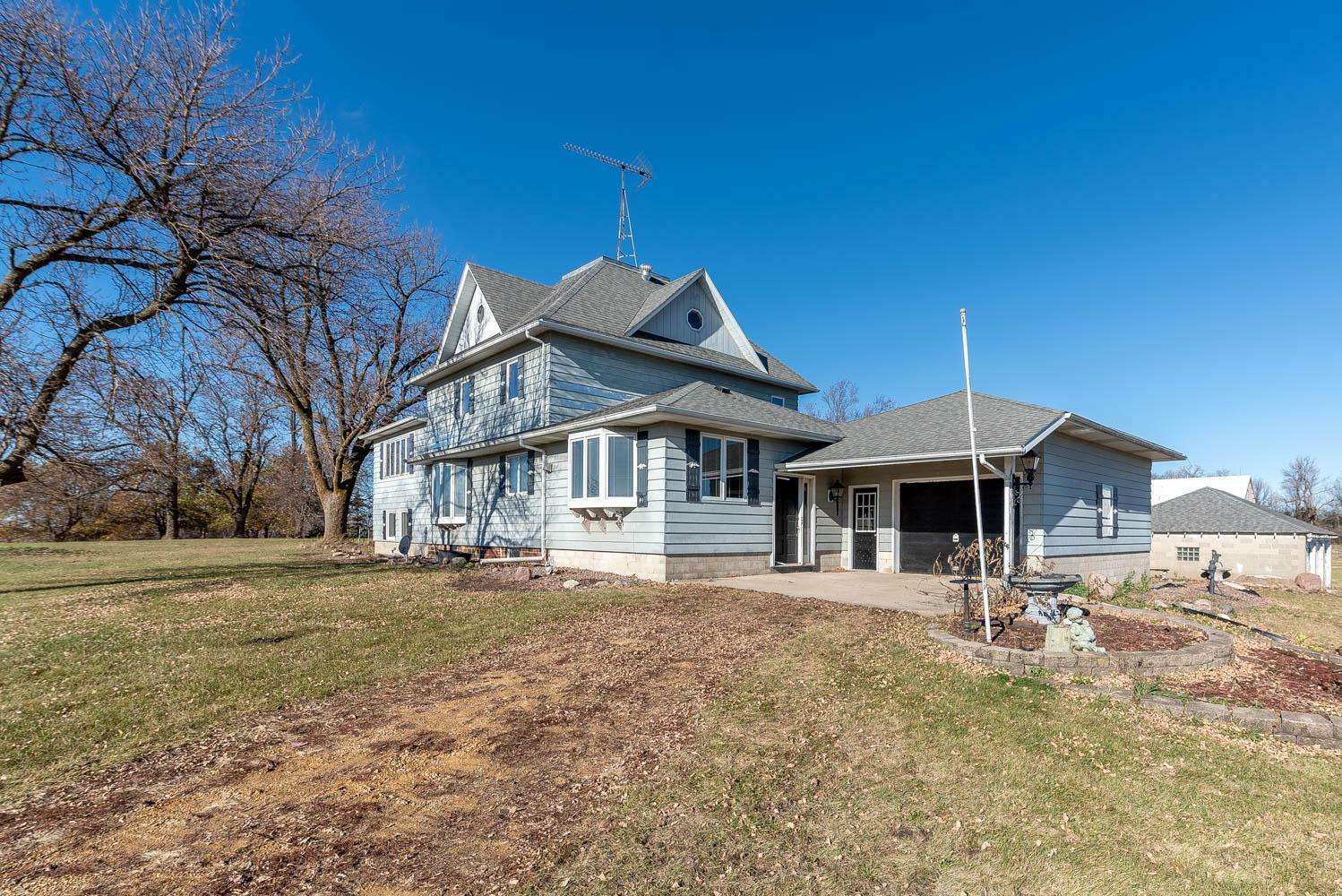 Property Photo: 60615 132nd Street MN 56065