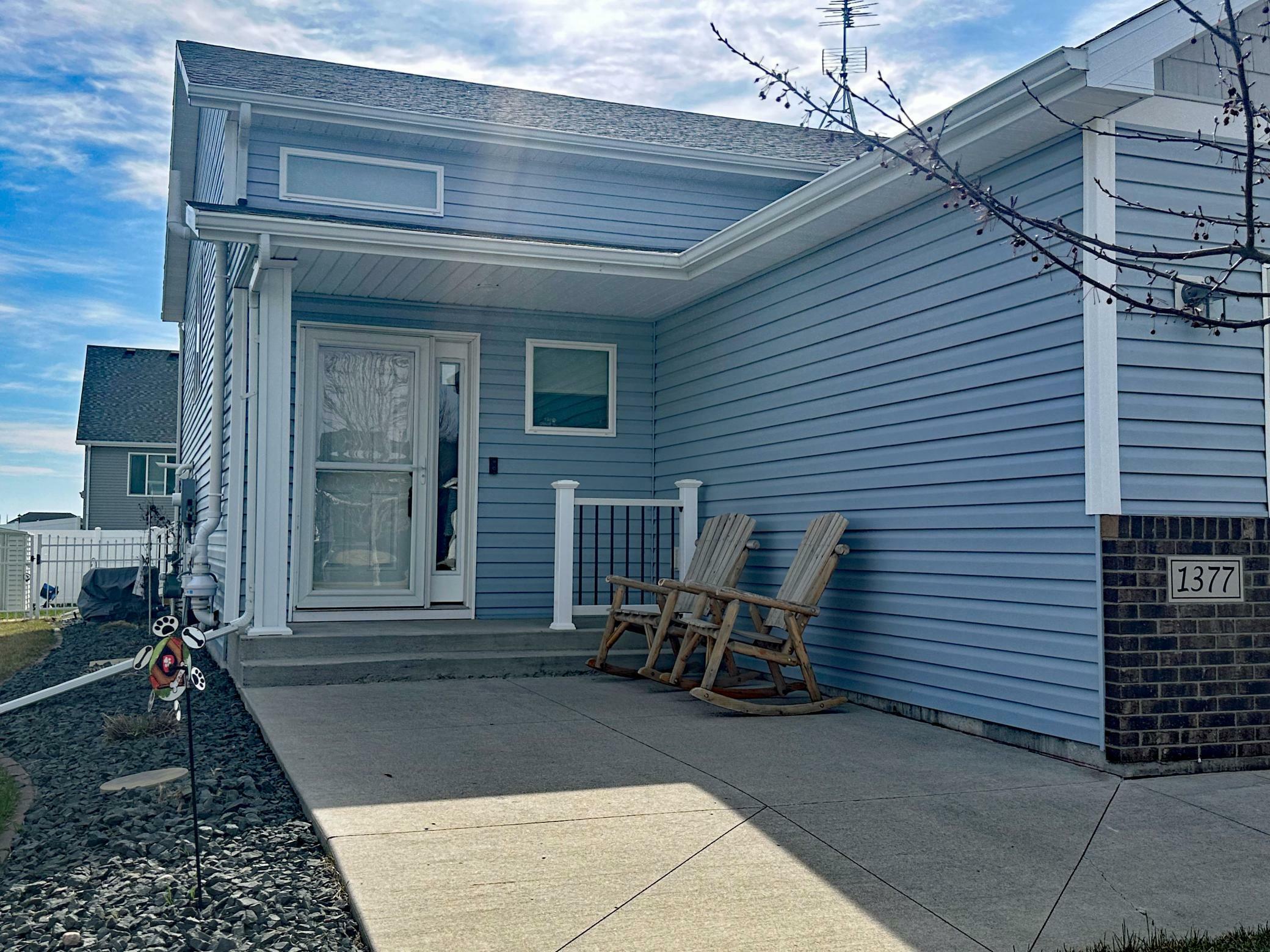 Property Photo: 1377 Goldenwood Drive ND 58078