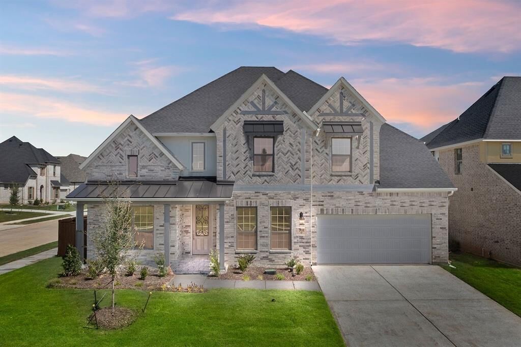 Property Photo: 701 Squill Road TX 76247