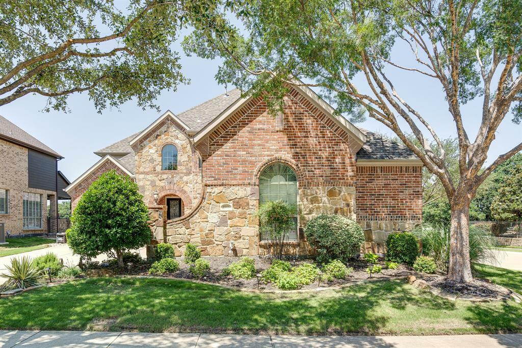 Property Photo: 1941 Meadows Avenue TX 76226