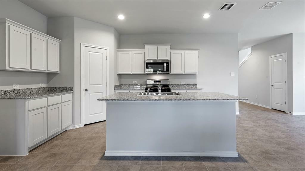 Property Photo:  108 Ivy Terrace  TX 76023 