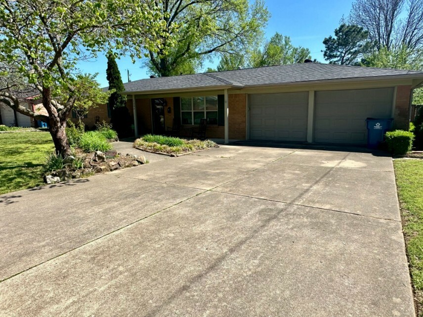 Property Photo: 1204 NE 3rd Street AR 72712