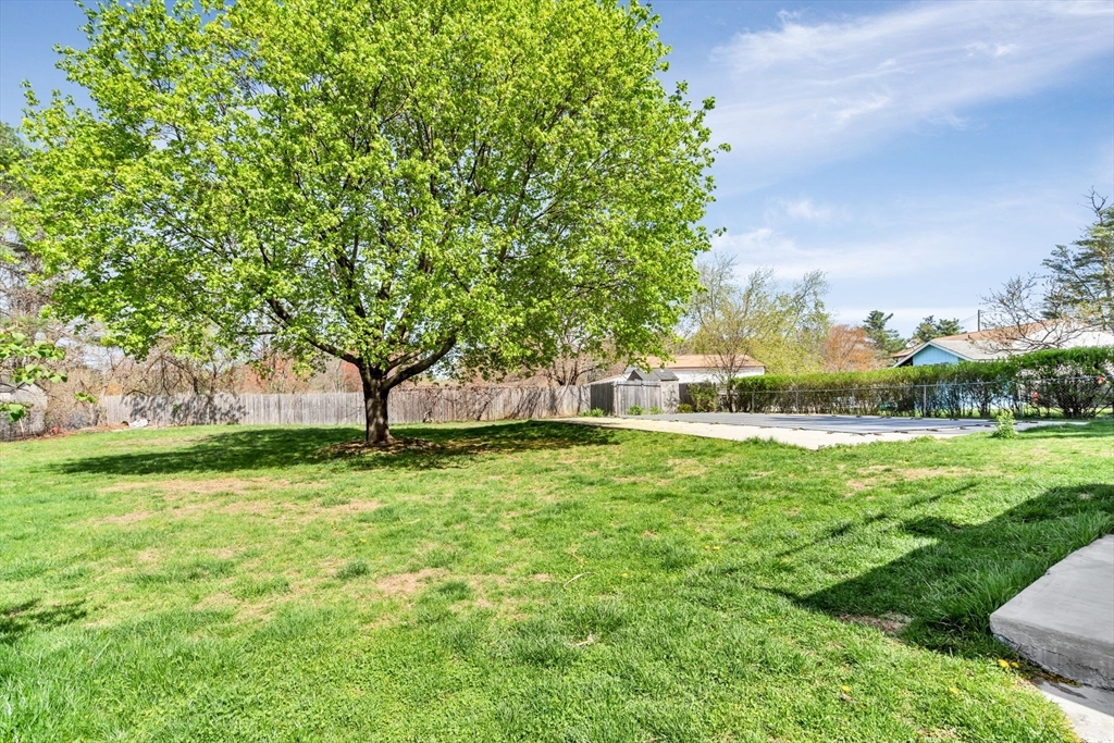 Property Photo:  3 Lee Circle  MA 01749 