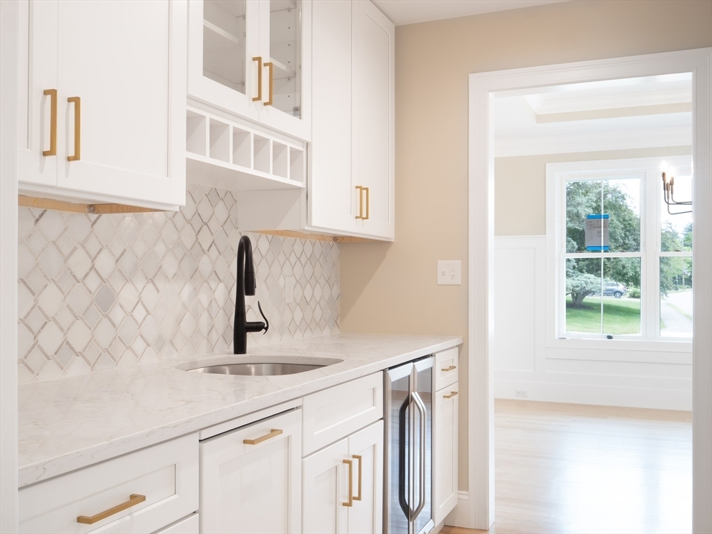 Property Photo: 7 Brookdale Rd MA 01760