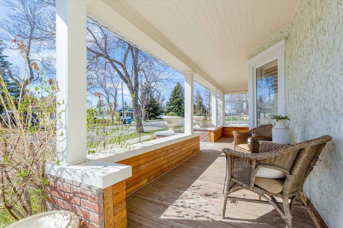 Property Photo: 2406 20 Street AB T0L 1R0