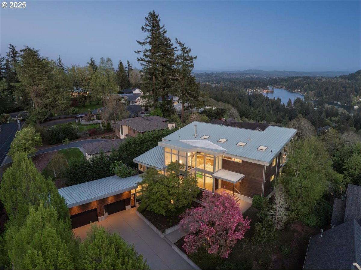 1900 Crest Dr  Lake Oswego OR 97034 photo