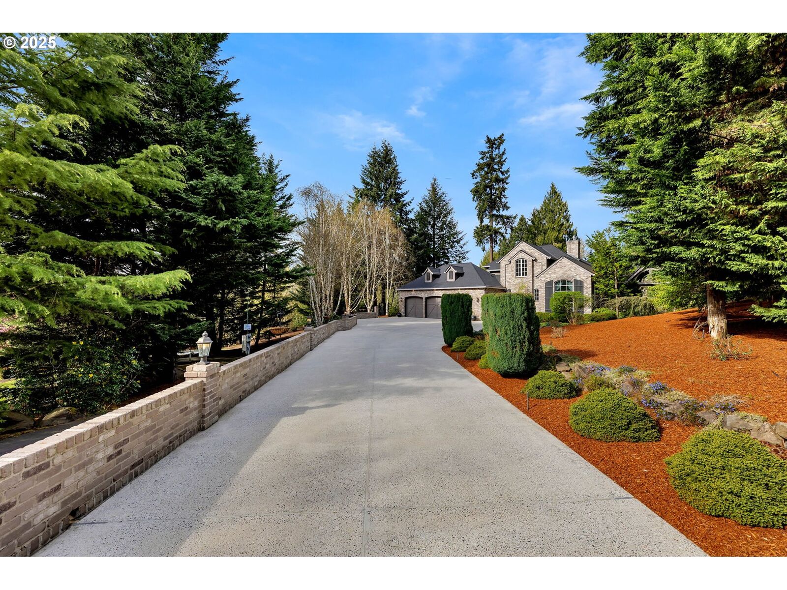 Property Photo: 14201 NW 44th Ct WA 98685