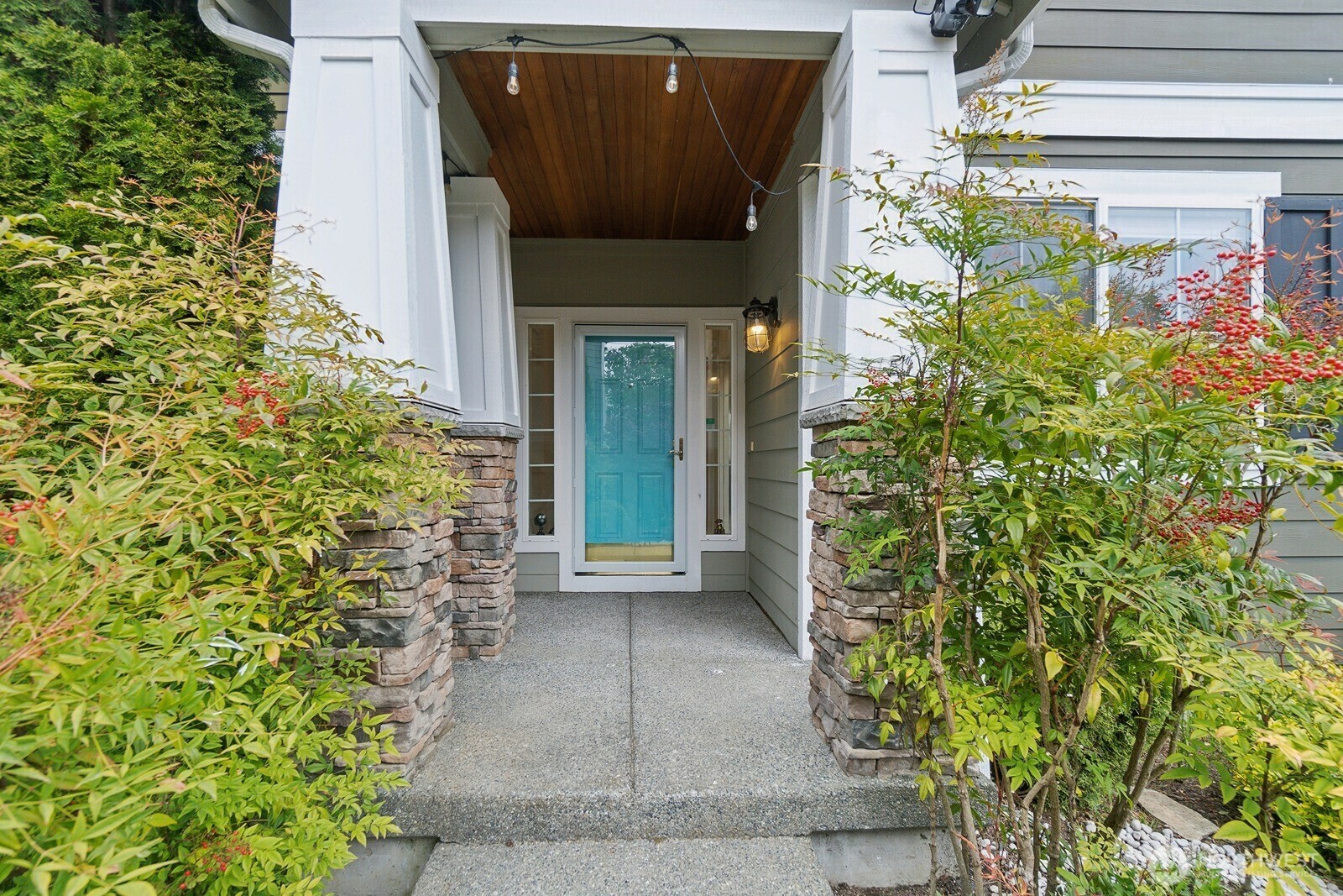 Property Photo:  1040  Cove Court  WA 98275 