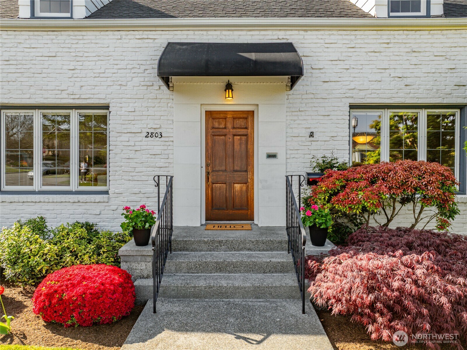 Property Photo: 2803 W Garfield Street WA 98199