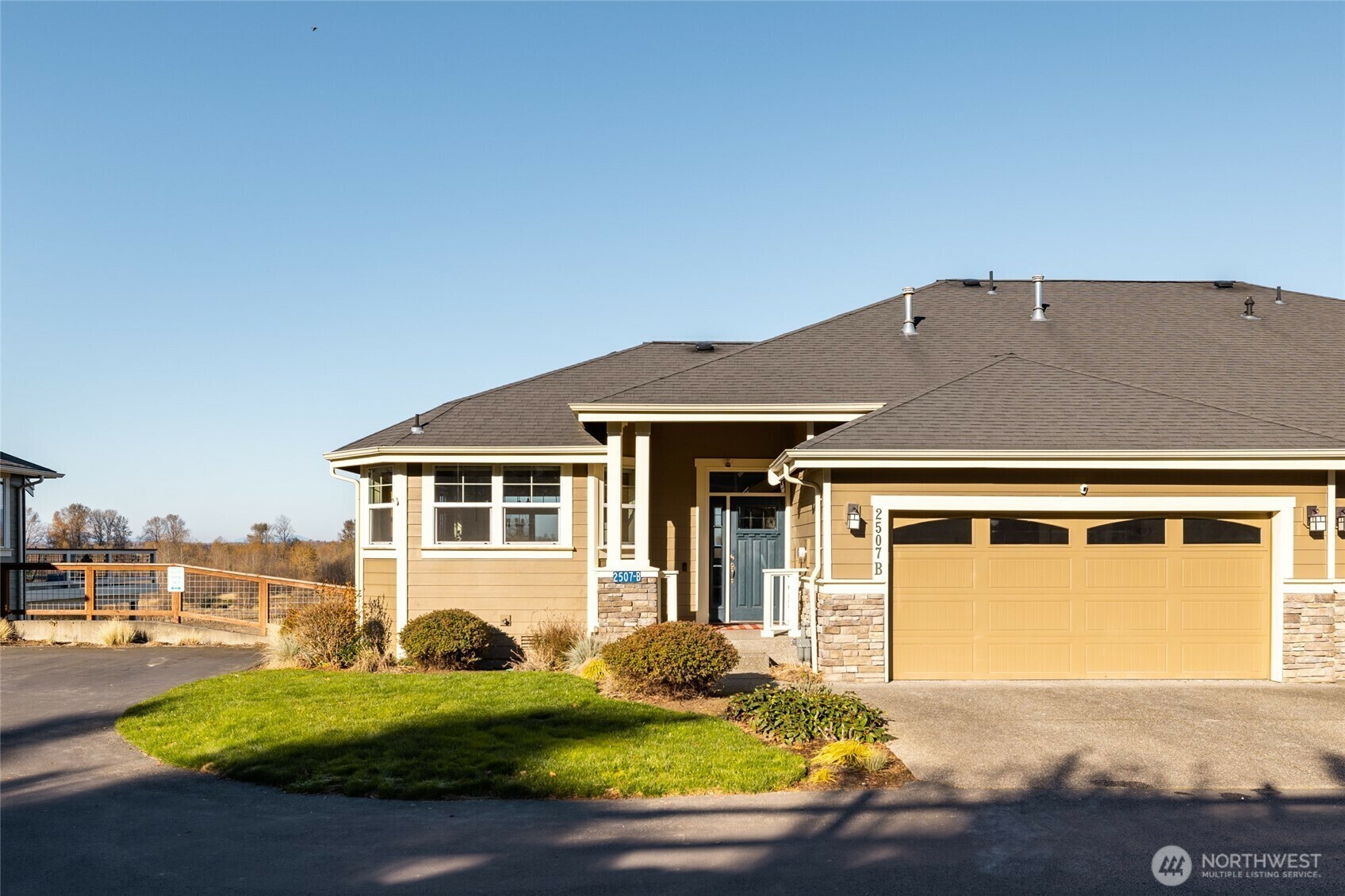 Property Photo: 2507 River Vista Place B WA 98273
