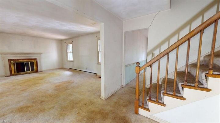 Property Photo:  5 Timberland Ct  VA 23703 