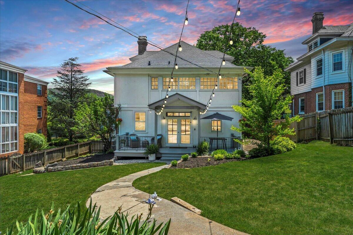 Property Photo: 2219 Broadway Ave SW VA 24014
