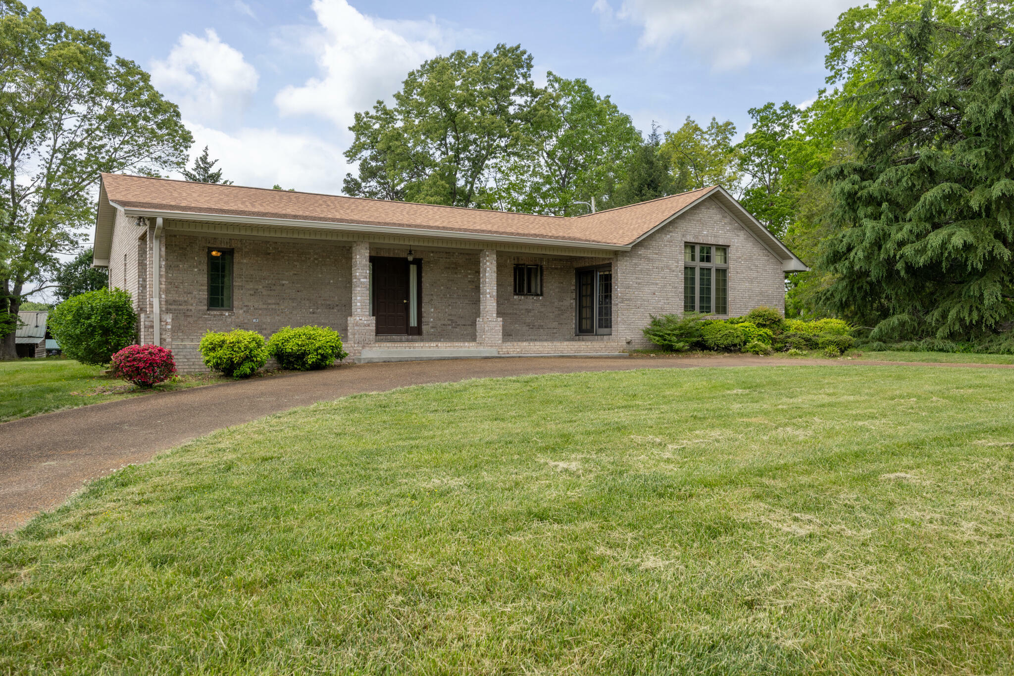 Property Photo: 139 County Road 147 TN 37370